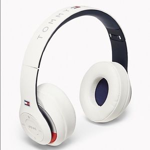 Tommy Hilfiger headphones NEW🌸